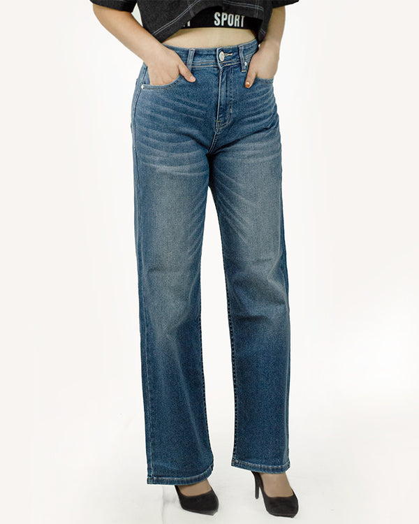 Women's Curvy High Rise Relaxed Jeans