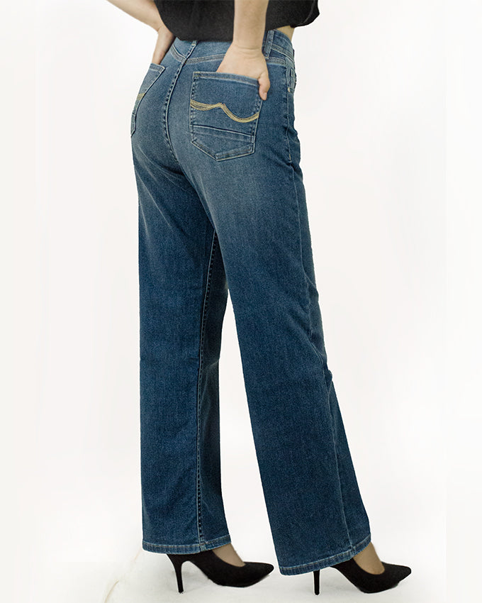 Women's Curvy High Rise Relaxed Jeans